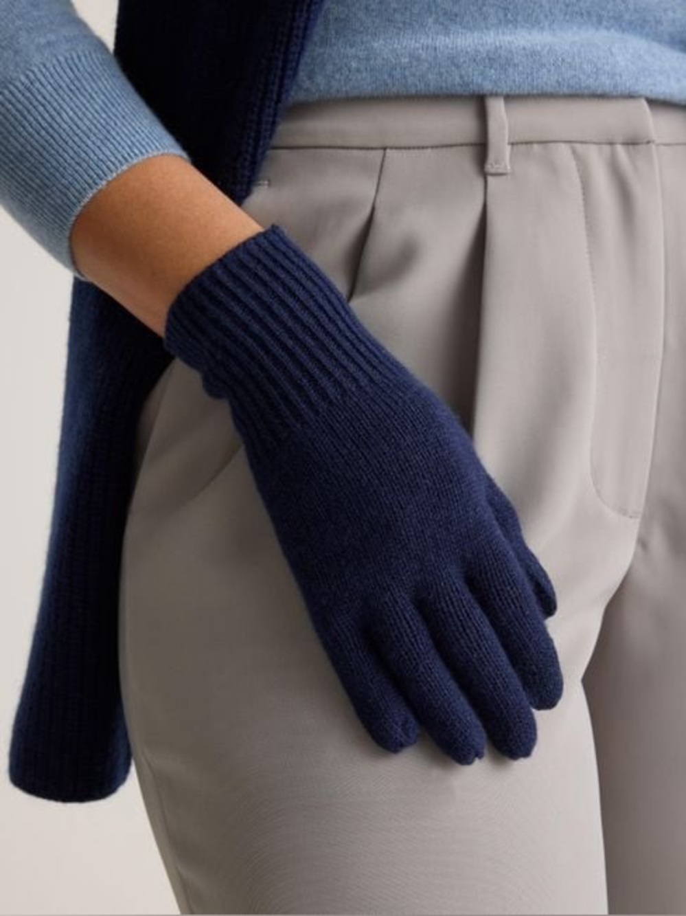 Quince Women’s Navy Knit Cashmere Gloves